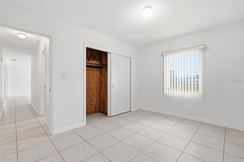 House in Port Charlotte, Florida 3 bedrooms, 111.02 sq.m. № 2152314 - photo 22