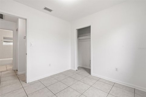 House in Port Charlotte, Florida 3 bedrooms, 111.02 sq.m. № 2152314 - photo 19