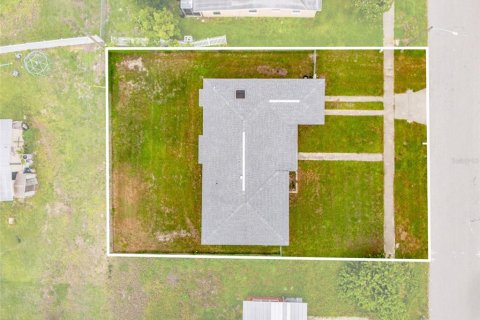 House in Port Charlotte, Florida 3 bedrooms, 111.02 sq.m. № 2152314 - photo 3