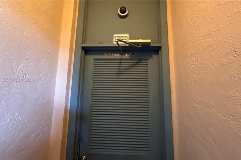 Купить кондоминиум в Норт-Майами, Флорида 1 спальня, 67.35м2, № 2064474 - фото 24