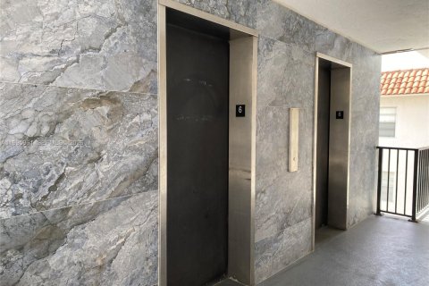 Купить кондоминиум в Норт-Майами, Флорида 1 спальня, 67.35м2, № 2064474 - фото 4