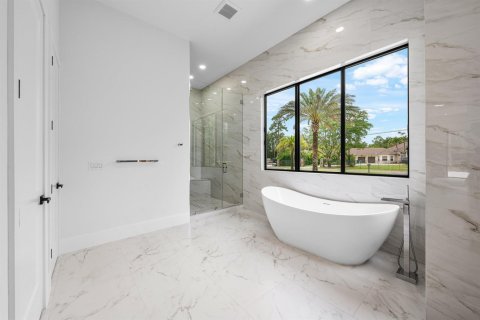 House in Parkland, Florida 7 bedrooms, 607.86 sq.m. № 2261464 - photo 24