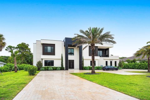 House in Parkland, Florida 7 bedrooms, 607.86 sq.m. № 2261464 - photo 1