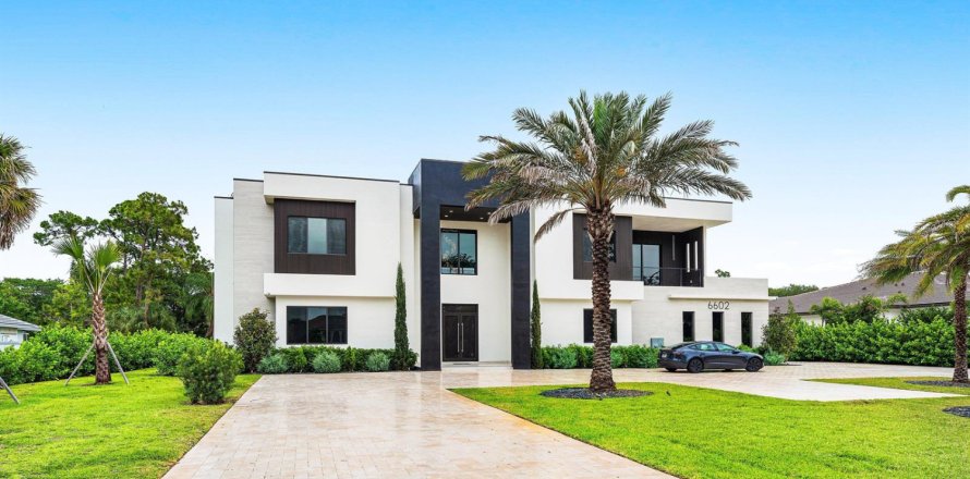 House in Parkland, Florida 7 bedrooms, 607.86 sq.m. № 2261464