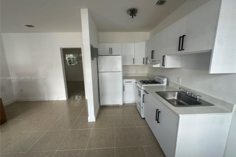 Condominio en alquiler en Miami Beach, Florida, 1 dormitorio, 57.23 m2 № 2050475 - foto 4
