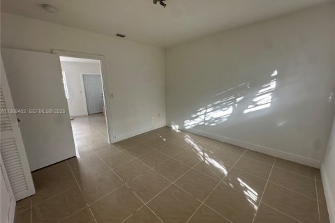 Condominio en alquiler en Miami Beach, Florida, 1 dormitorio, 57.23 m2 № 2050475 - foto 6