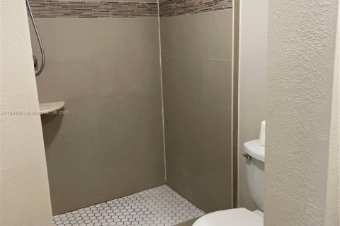 Touwnhouse à louer à Miami Lakes, Floride: 2 chambres, 73.39 m2 № 1944412 - photo 9