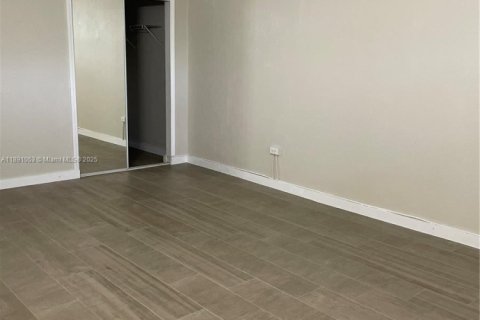 Touwnhouse à louer à Miami Lakes, Floride: 2 chambres, 73.39 m2 № 1944412 - photo 8