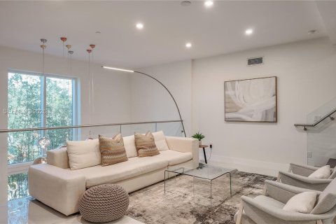 Copropriété à louer à Miami, Floride: 3 chambres, 207.73 m2 № 1998287 - photo 12