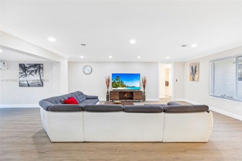 Снять в аренду виллу или дом в Форт-Лодердейл, Флорида 4 спальни, 210.14м2, № 2036894 - фото 8