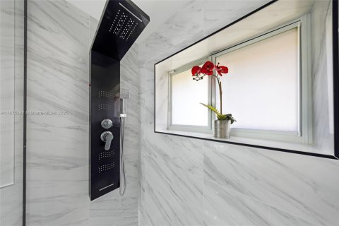 Снять в аренду виллу или дом в Форт-Лодердейл, Флорида 4 спальни, 210.14м2, № 2036894 - фото 29