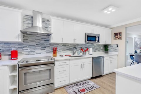 Снять в аренду виллу или дом в Форт-Лодердейл, Флорида 4 спальни, 210.14м2, № 2036894 - фото 7