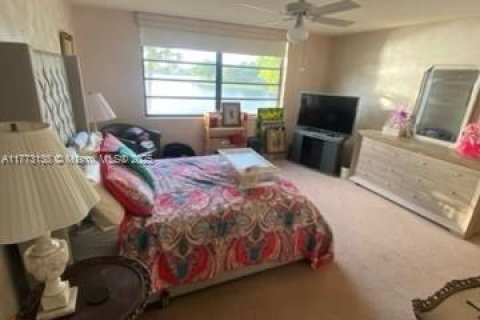 Condo in Pembroke Pines, Florida, 2 bedrooms  № 1861577 - photo 6