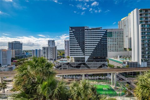 Condominio en venta en Miami, Florida, 3 dormitorios, 176.33 m2 № 1486910 - foto 1