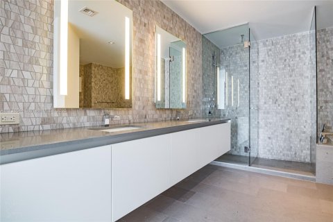 Condominio en venta en Miami, Florida, 3 dormitorios, 176.33 m2 № 1486910 - foto 13