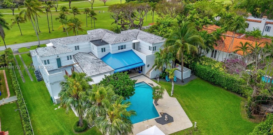 House in Coral Gables, Florida 6 bedrooms, 516.63 sq.m. № 2192100
