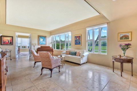 House in Coral Gables, Florida 6 bedrooms, 516.63 sq.m. № 2192100 - photo 7