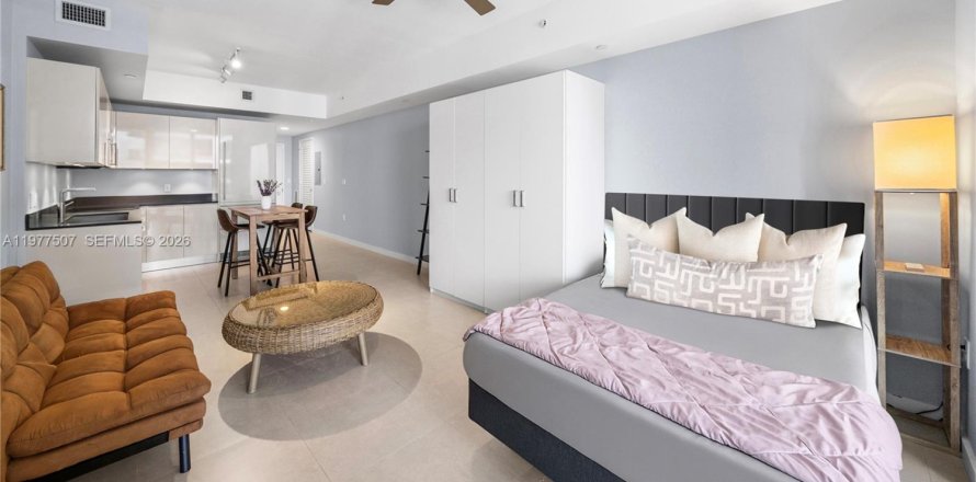 Studio à Condo à Miami, Floride  № 2041133