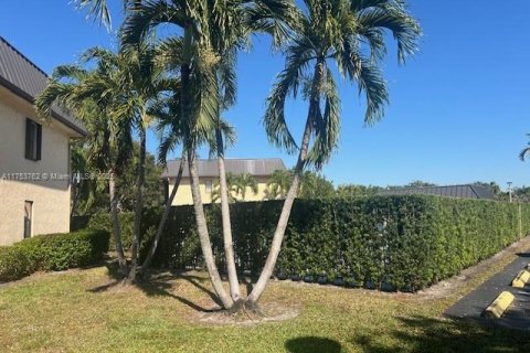 Condo in Pembroke Pines, Florida, 2 bedrooms  № 1730499 - photo 28