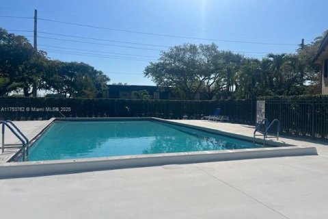 Condo in Pembroke Pines, Florida, 2 bedrooms  № 1730499 - photo 30