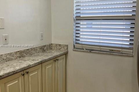Condo in Pembroke Pines, Florida, 2 bedrooms  № 1730499 - photo 13
