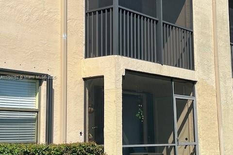 Condo in Pembroke Pines, Florida, 2 bedrooms  № 1730499 - photo 11