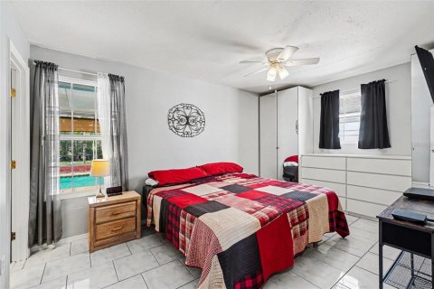House in Cape Coral, Florida 3 bedrooms, 109.25 sq.m. № 2230777 - photo 19
