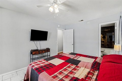 House in Cape Coral, Florida 3 bedrooms, 109.25 sq.m. № 2230777 - photo 20