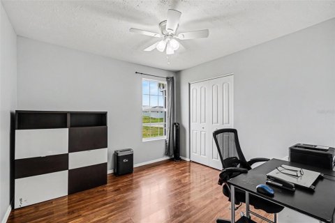 House in Cape Coral, Florida 3 bedrooms, 109.25 sq.m. № 2230777 - photo 18