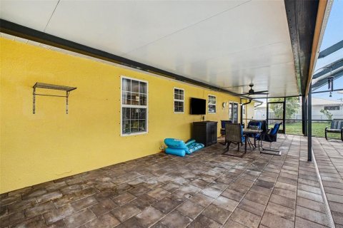 House in Cape Coral, Florida 3 bedrooms, 109.25 sq.m. № 2230777 - photo 29