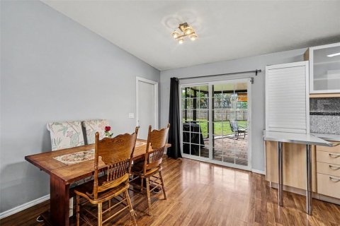 House in Cape Coral, Florida 3 bedrooms, 109.25 sq.m. № 2230777 - photo 9