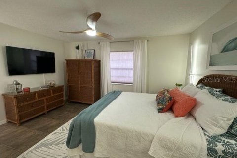Condo in Englewood, Florida, 2 bedrooms  № 2230797 - photo 9