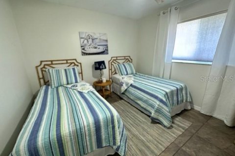 Condo in Englewood, Florida, 2 bedrooms  № 2230797 - photo 11