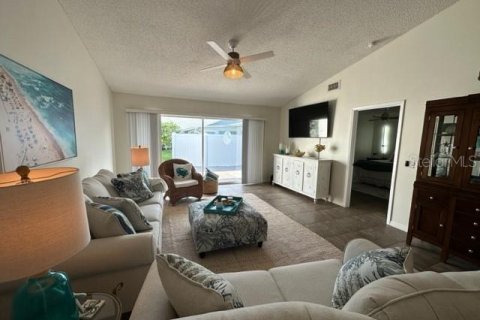 Condo in Englewood, Florida, 2 bedrooms  № 2230797 - photo 6