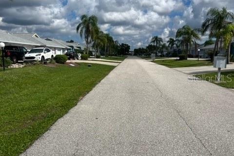 Condo in Englewood, Florida, 2 bedrooms  № 2230797 - photo 30