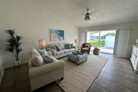 Condo in Englewood, Florida, 2 bedrooms  № 2230797 - photo 4
