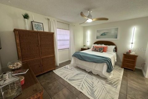 Condo in Englewood, Florida, 2 bedrooms  № 2230797 - photo 8