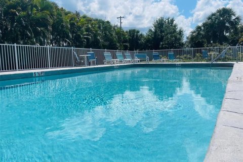 Condo in Englewood, Florida, 2 bedrooms  № 2230797 - photo 18
