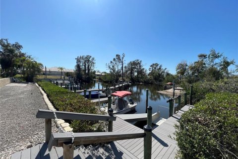 Condo in Englewood, Florida, 2 bedrooms  № 2230797 - photo 19