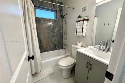 Commercial property in Hallandale Beach, Florida 150.87 sq.m. № 1770436 - photo 30
