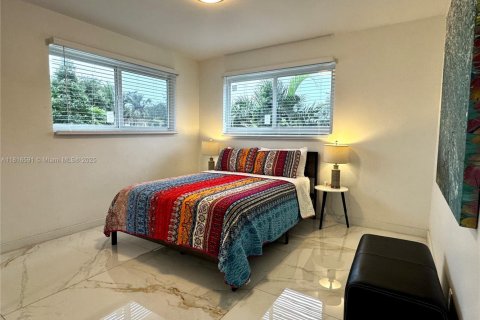 Commercial property in Hallandale Beach, Florida 150.87 sq.m. № 1770436 - photo 28