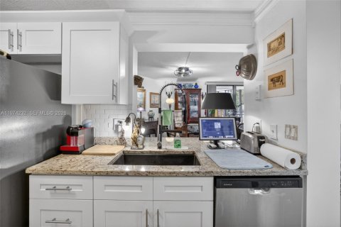 Condo in Fort Lauderdale, Florida, 1 bedroom  № 2244207 - photo 27