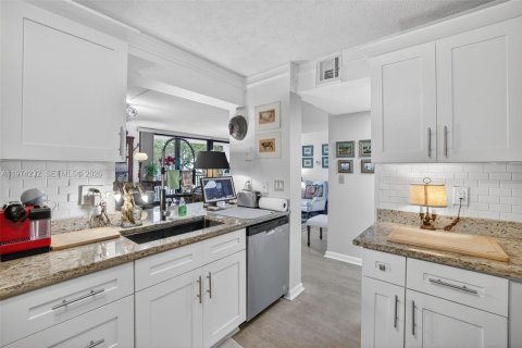 Condo in Fort Lauderdale, Florida, 1 bedroom  № 2244207 - photo 26