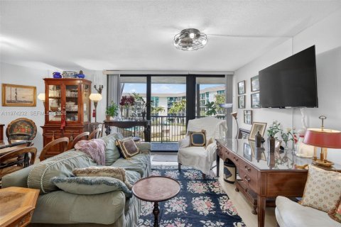Condo in Fort Lauderdale, Florida, 1 bedroom  № 2244207 - photo 10