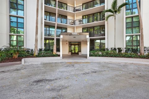 Condo in Fort Lauderdale, Florida, 1 bedroom  № 2244207 - photo 2