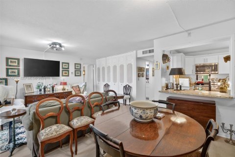 Condo in Fort Lauderdale, Florida, 1 bedroom  № 2244207 - photo 16