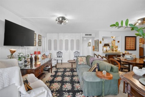 Condo in Fort Lauderdale, Florida, 1 bedroom  № 2244207 - photo 13