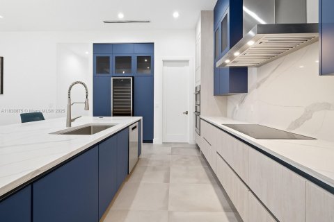 House in Naples, Florida 5 bedrooms, 235.69 sq.m. № 2058833 - photo 20