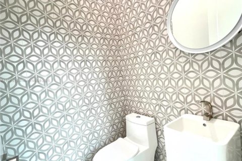 House in Naples, Florida 5 bedrooms, 235.69 sq.m. № 2058833 - photo 8