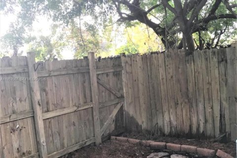 Adosado en alquiler en Hollywood, Florida, 2 dormitorios, 126.81 m2 № 2007914 - foto 12